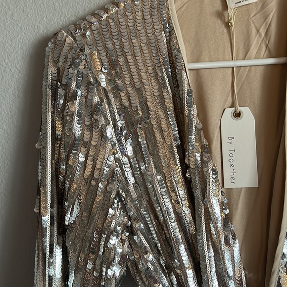 Sequin wrap dress - Picture 5 of 9